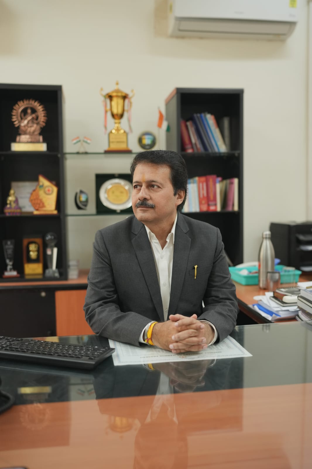 Mr. Vivek Bakshi